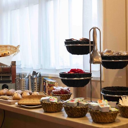 Wink Hotel Juvisy Екстер'єр фото