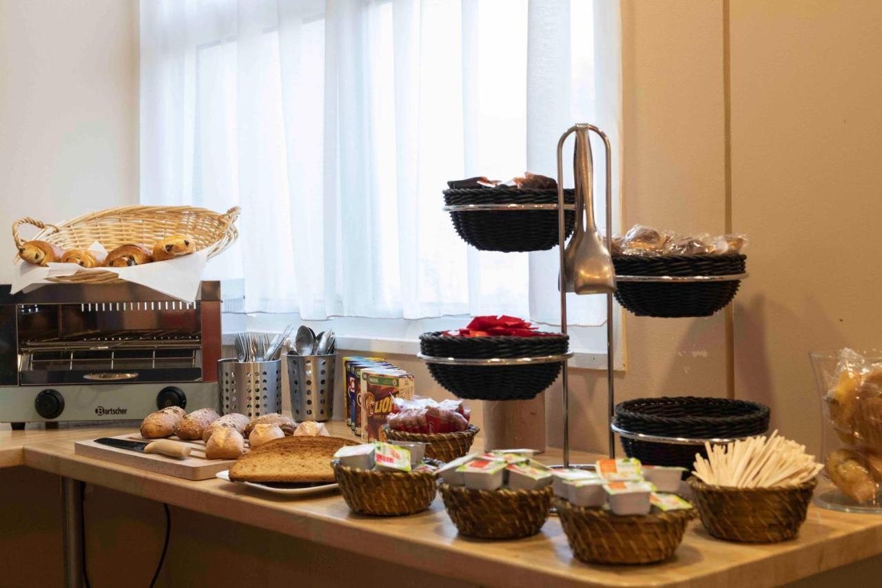 Wink Hotel Juvisy Екстер'єр фото