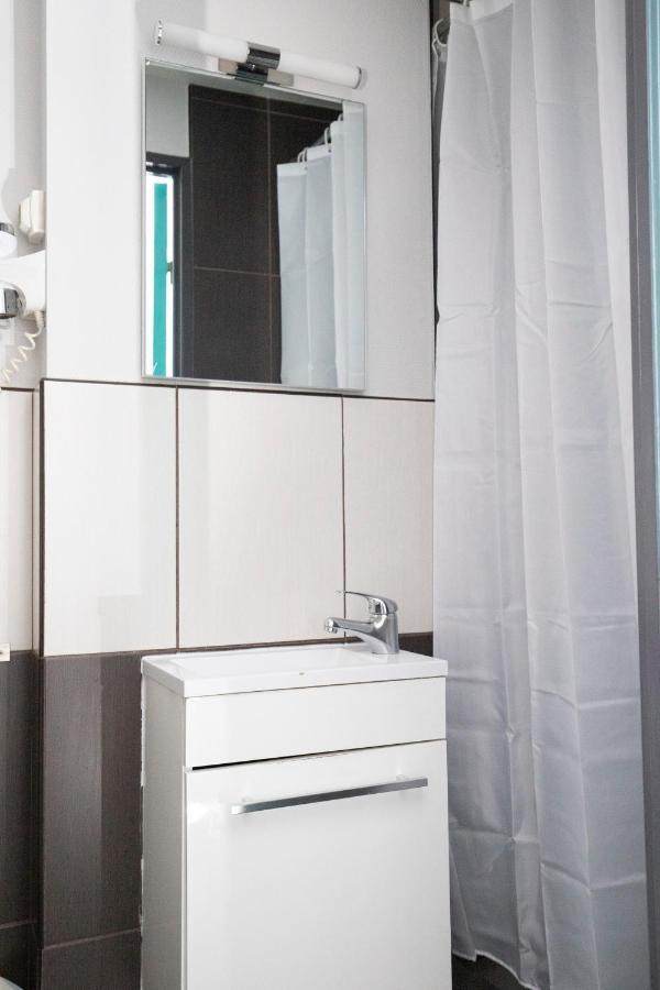Wink Hotel Juvisy Екстер'єр фото