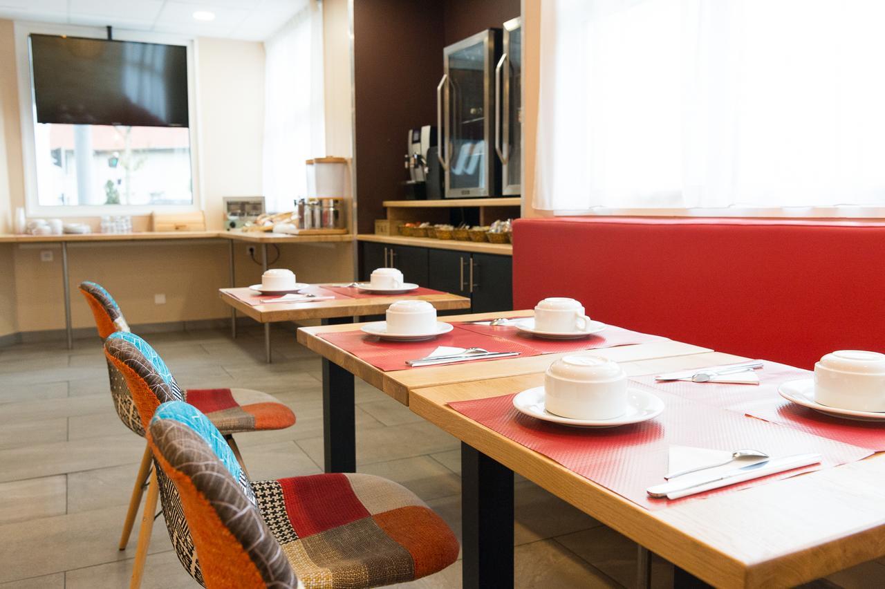 Wink Hotel Juvisy Екстер'єр фото