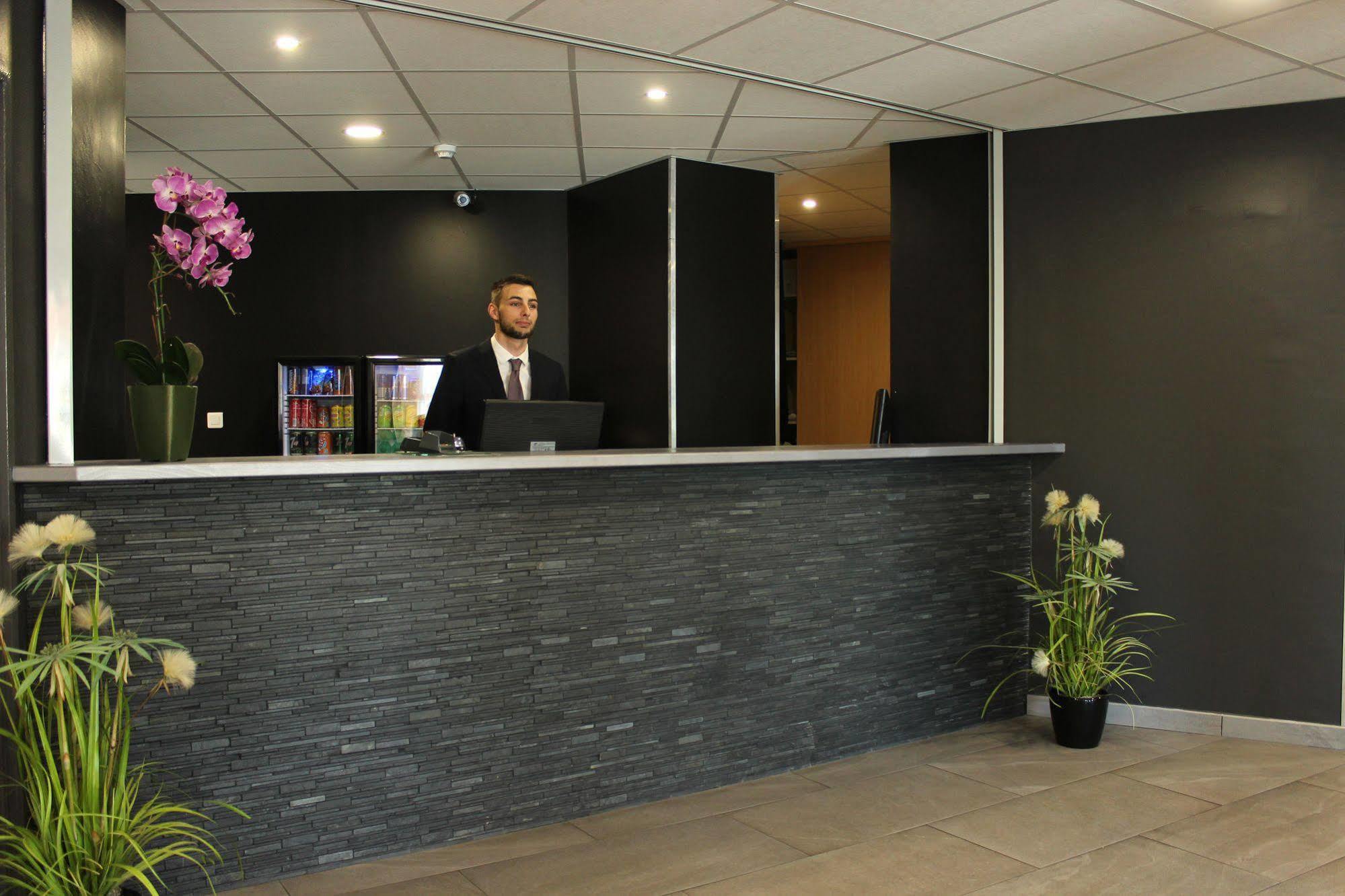 Wink Hotel Juvisy Екстер'єр фото
