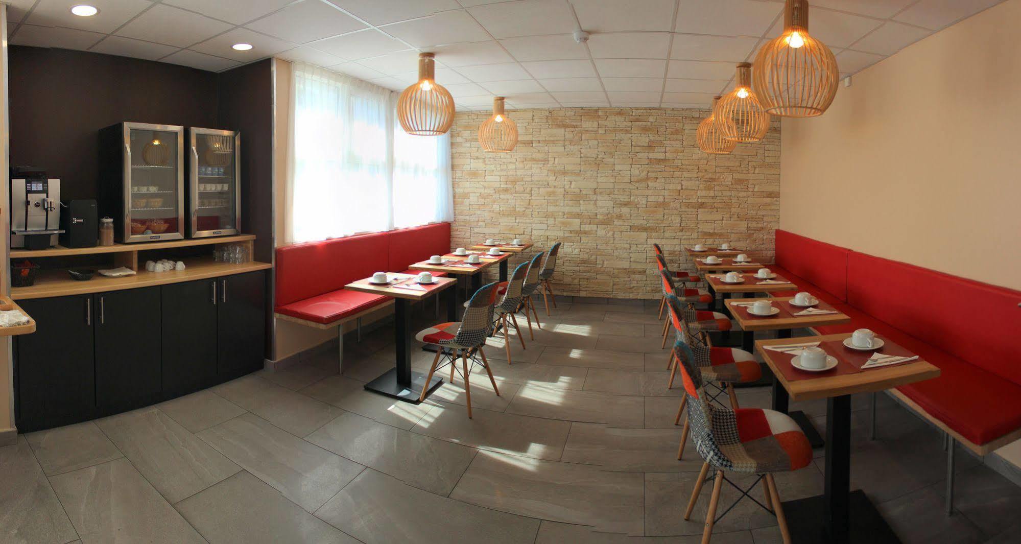 Wink Hotel Juvisy Екстер'єр фото